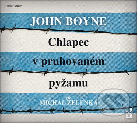 Chlapec v pruhovaném pyžamu
