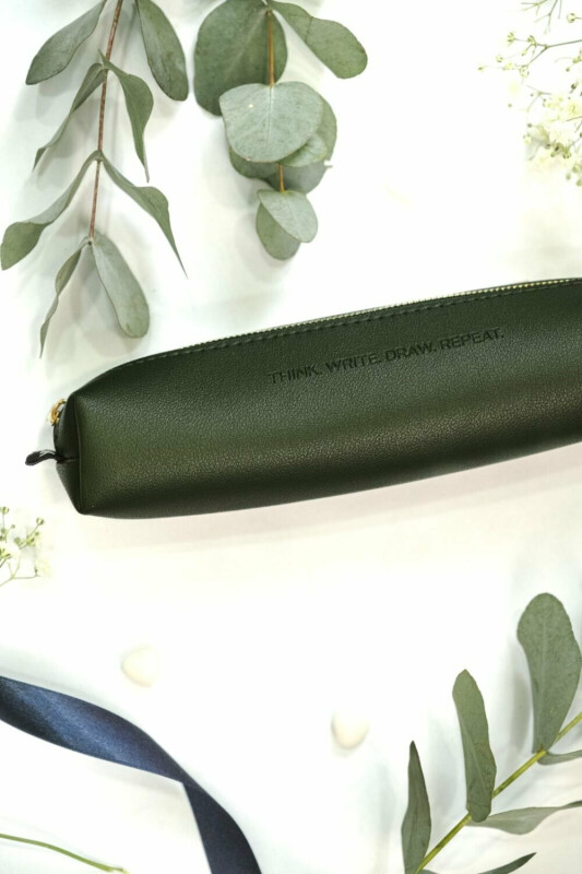 Designový penál tmavě zelený