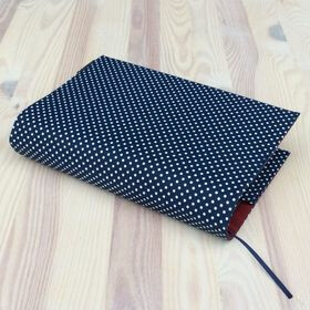 Obal na knihu - Puntíky na tmavě modré (M)